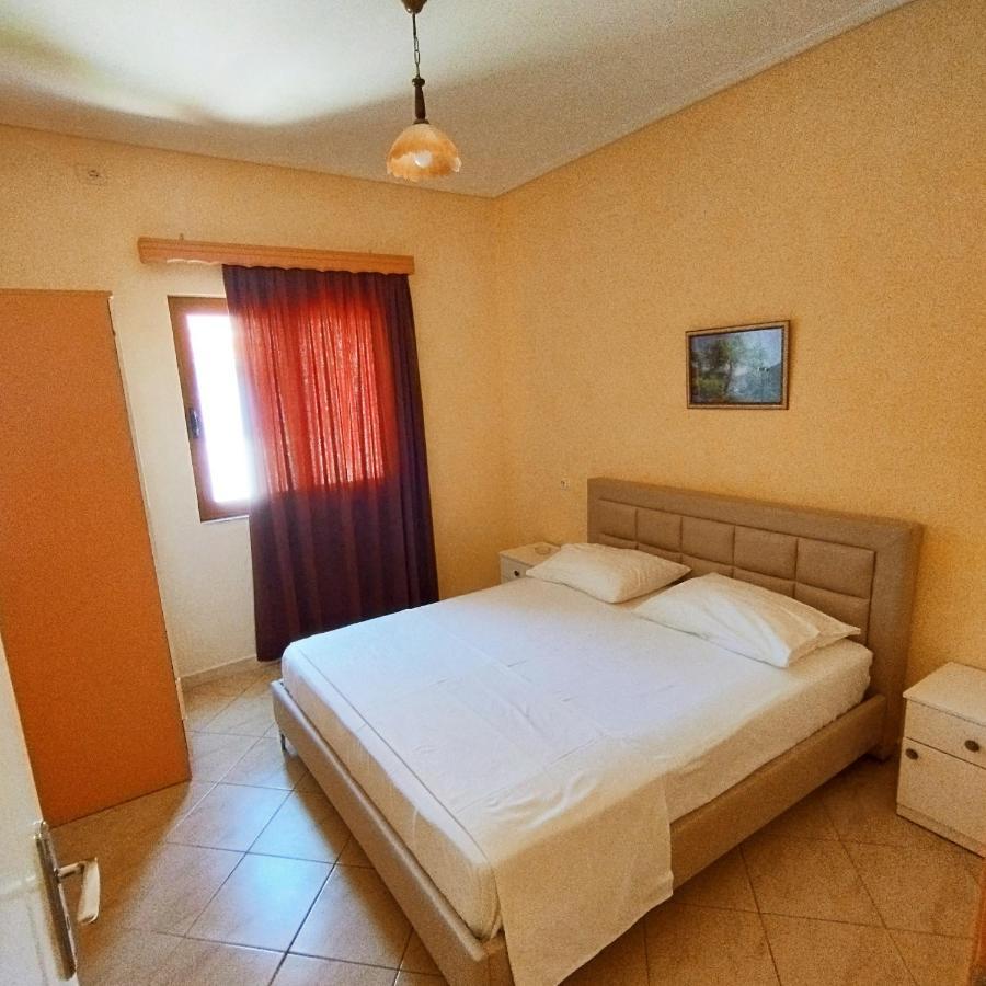 Mejdi Apartments Sarandë Exterior foto